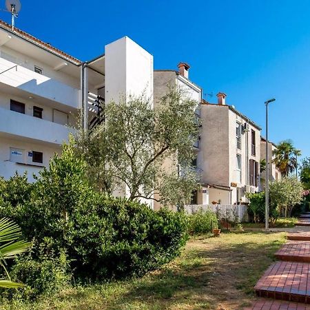 Rona Apartment Ivana Porec Bagian luar foto