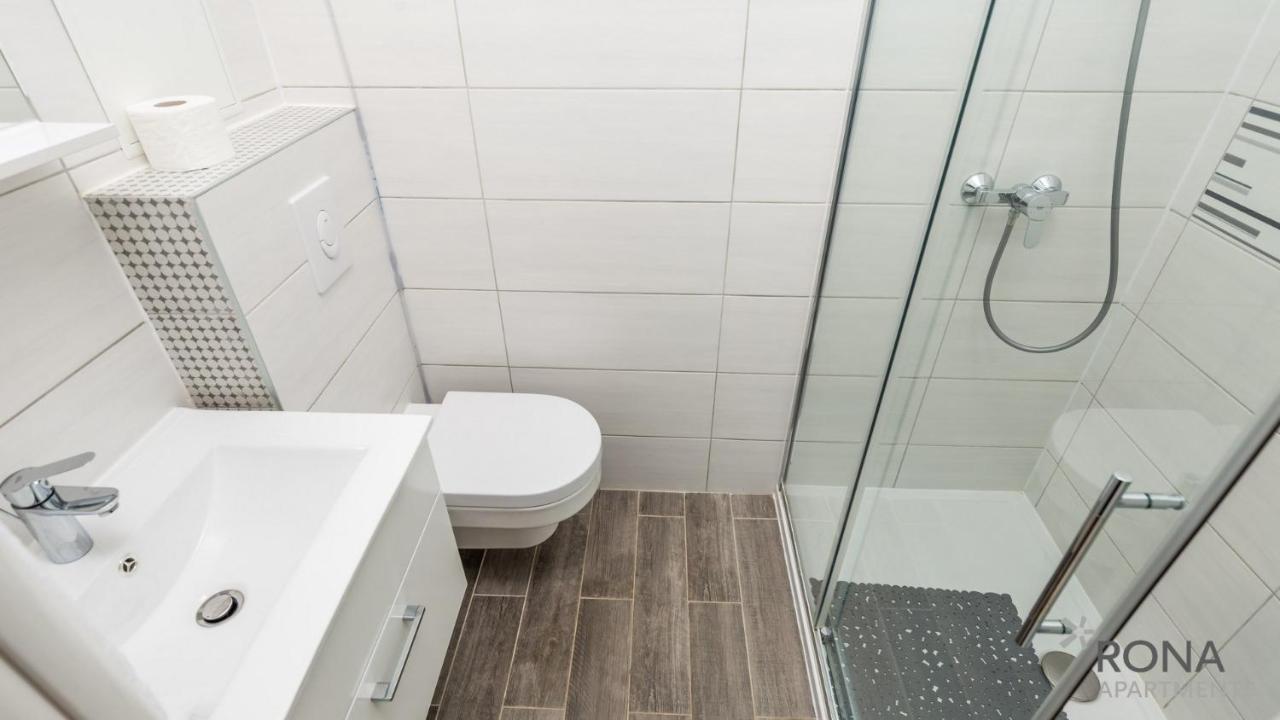 Rona Apartment Ivana Porec Bagian luar foto