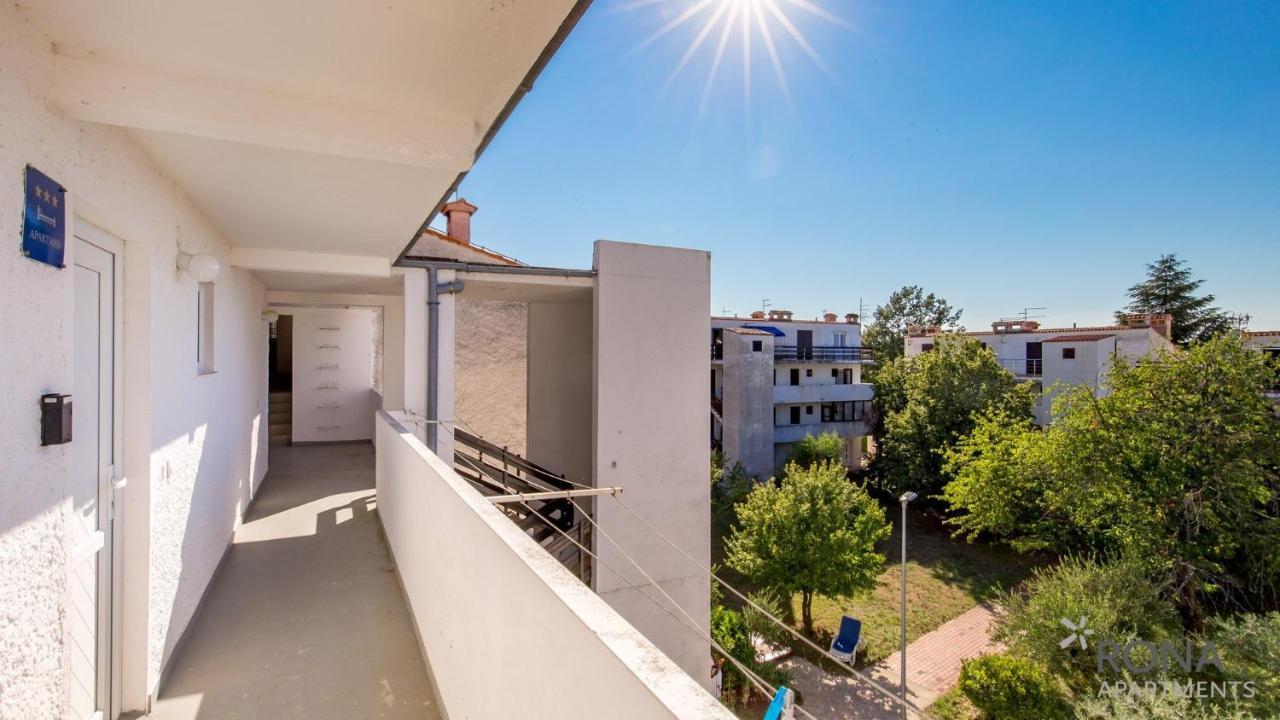 Rona Apartment Ivana Porec Bagian luar foto