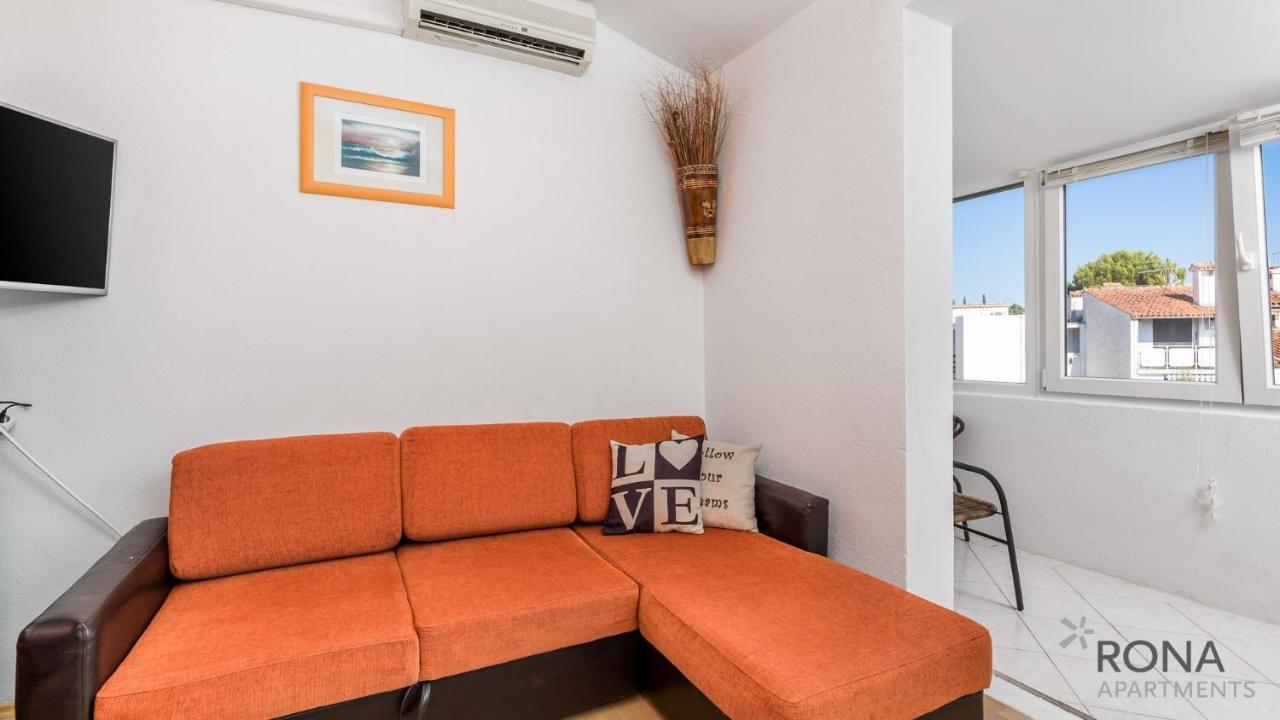 Rona Apartment Ivana Porec Bagian luar foto