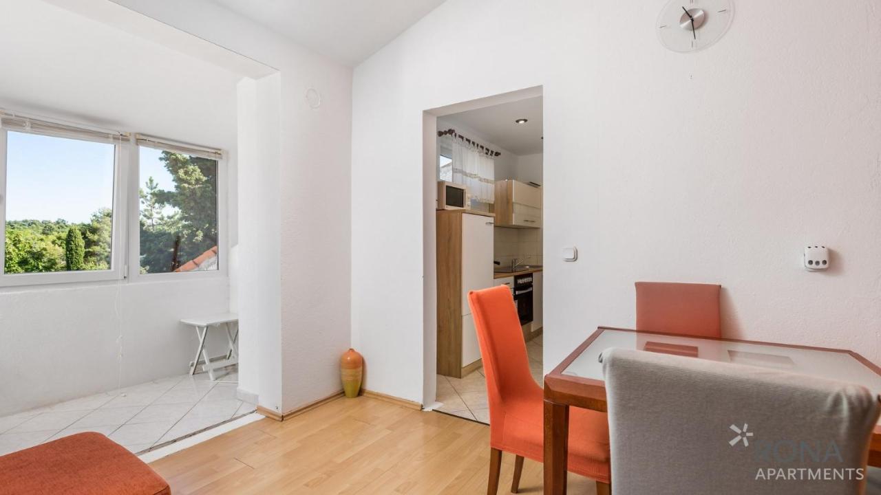 Rona Apartment Ivana Porec Bagian luar foto