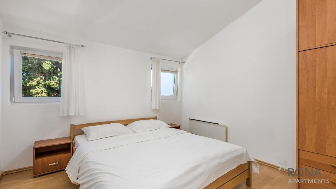 Rona Apartment Ivana Porec Bagian luar foto