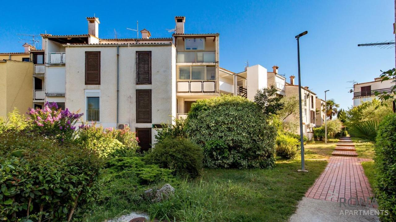 Rona Apartment Ivana Porec Bagian luar foto