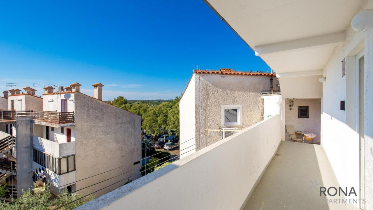 Rona Apartment Ivana Porec Bagian luar foto