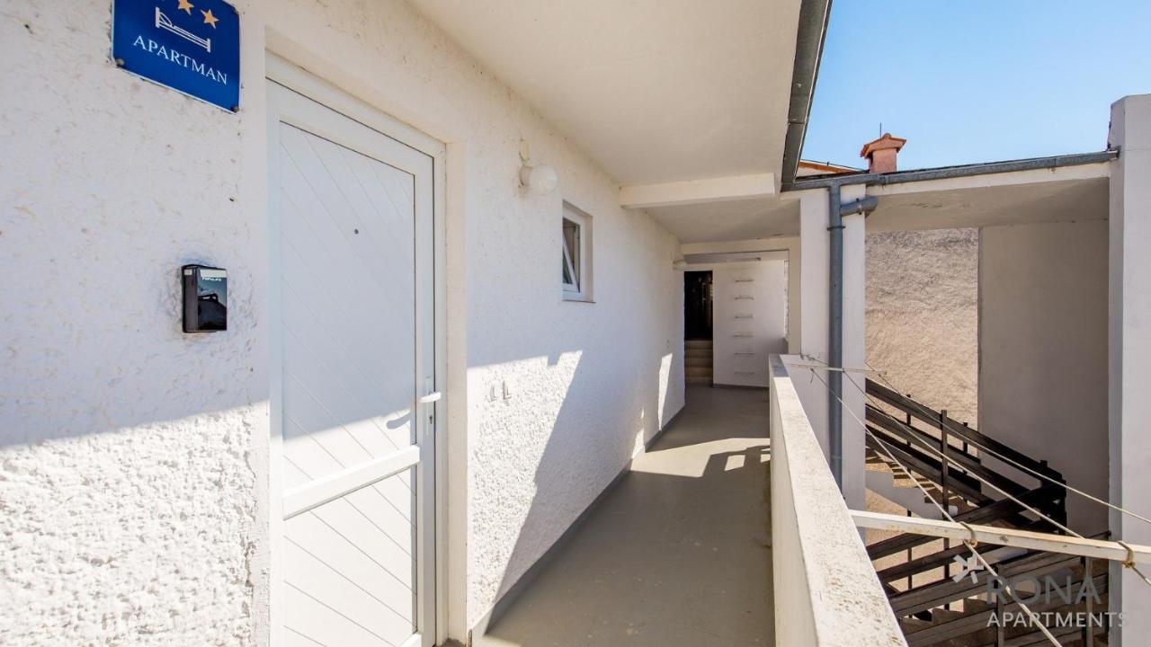 Rona Apartment Ivana Porec Bagian luar foto